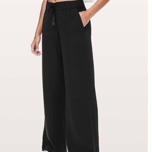 Lululemon On The Fly Wide Leg - Size 8